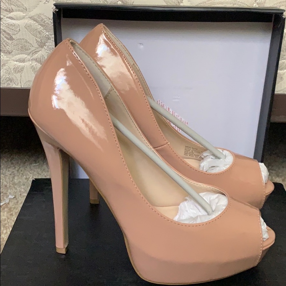 Women’s platform Nude Shoe
